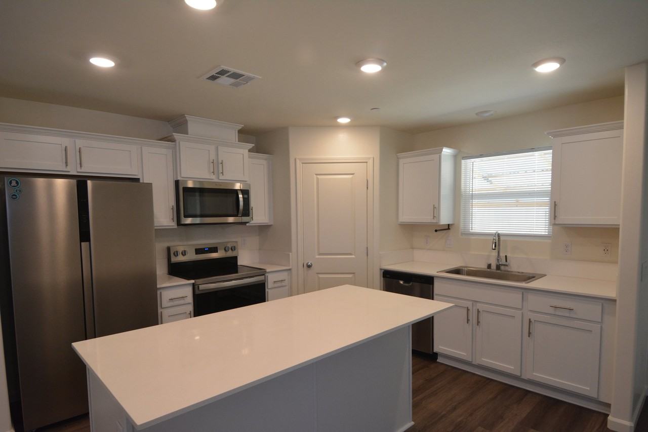 8911 Tristania Pl - Photo 3 of 12