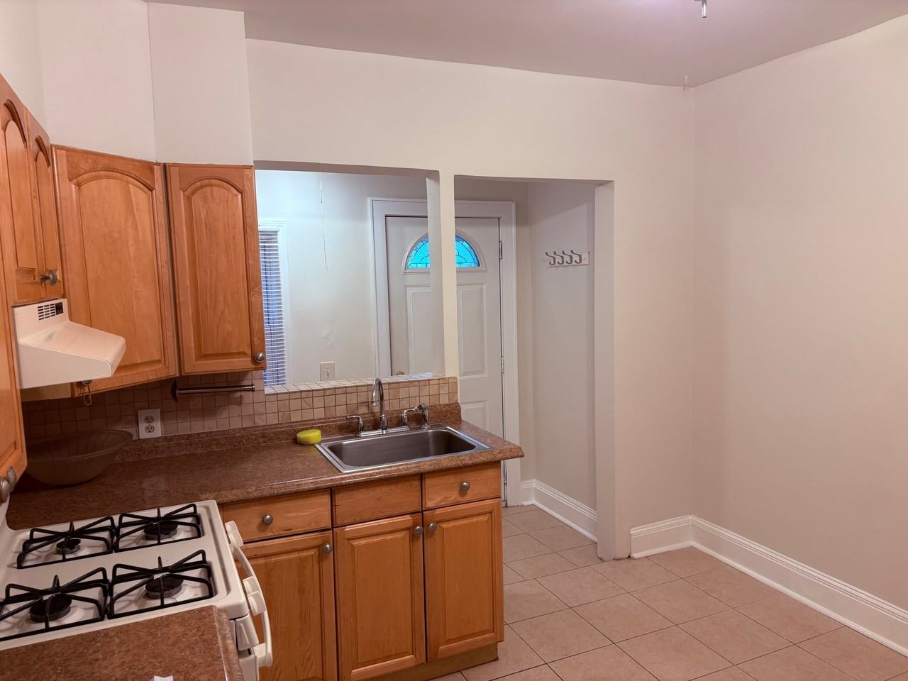 156 Wallace St #1 - Photo 6 of 15