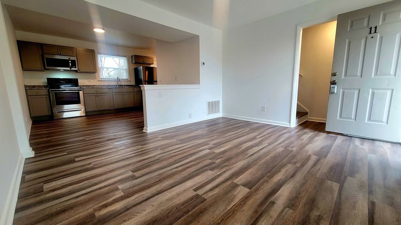 1516 W Clara Dr #8 - Photo 5 of 17