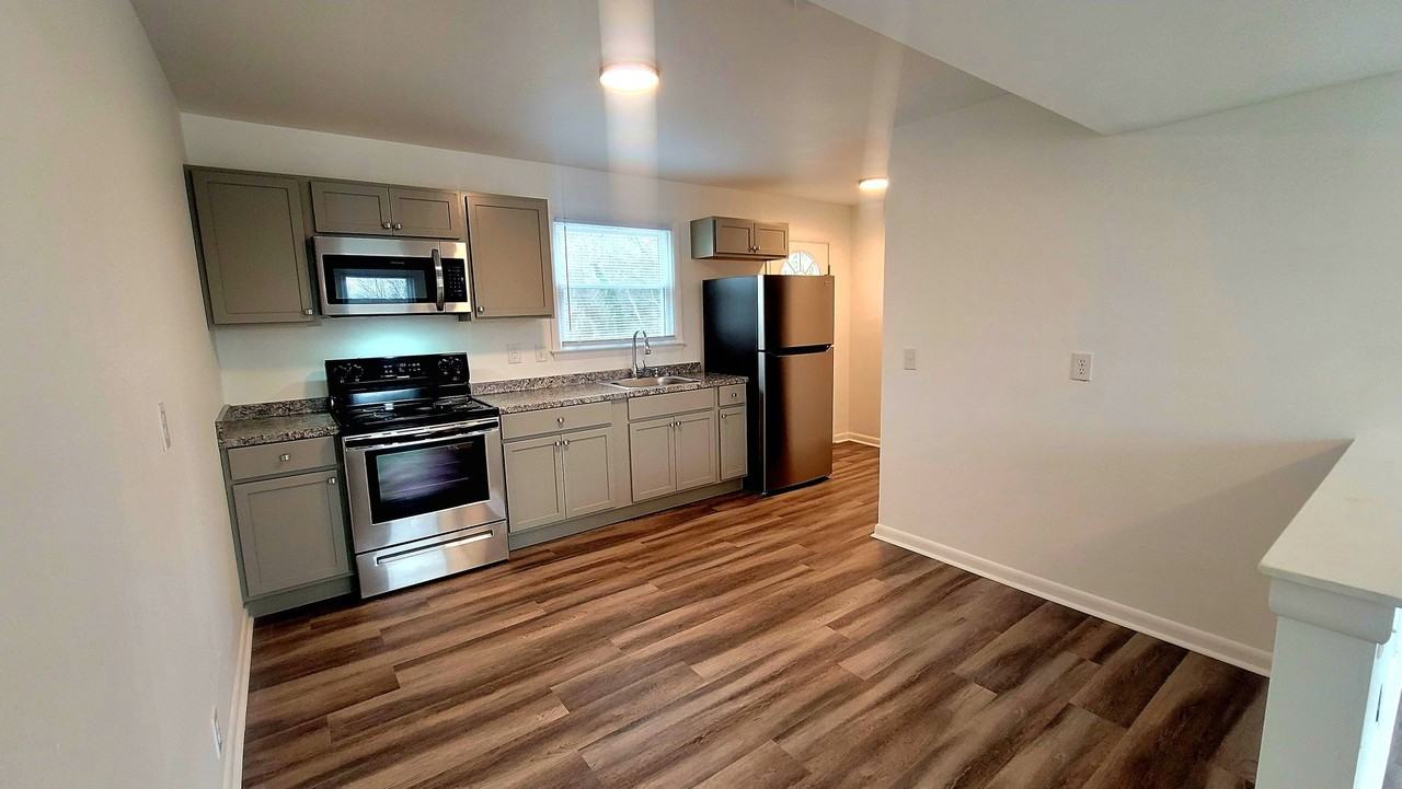 1516 W Clara Dr #8 - Photo 7 of 17