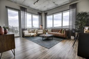 featured image of 160 16th St N