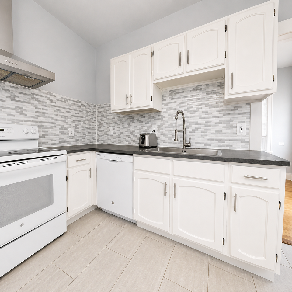 2106 Broadway Avenue #1 - Photo 3 of 6