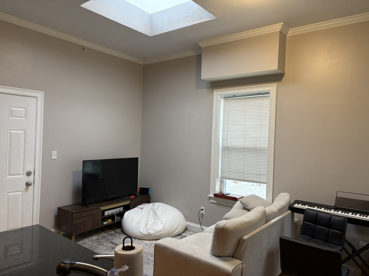 23 Saint Lukes Rd #8 - Photo 5 of 12