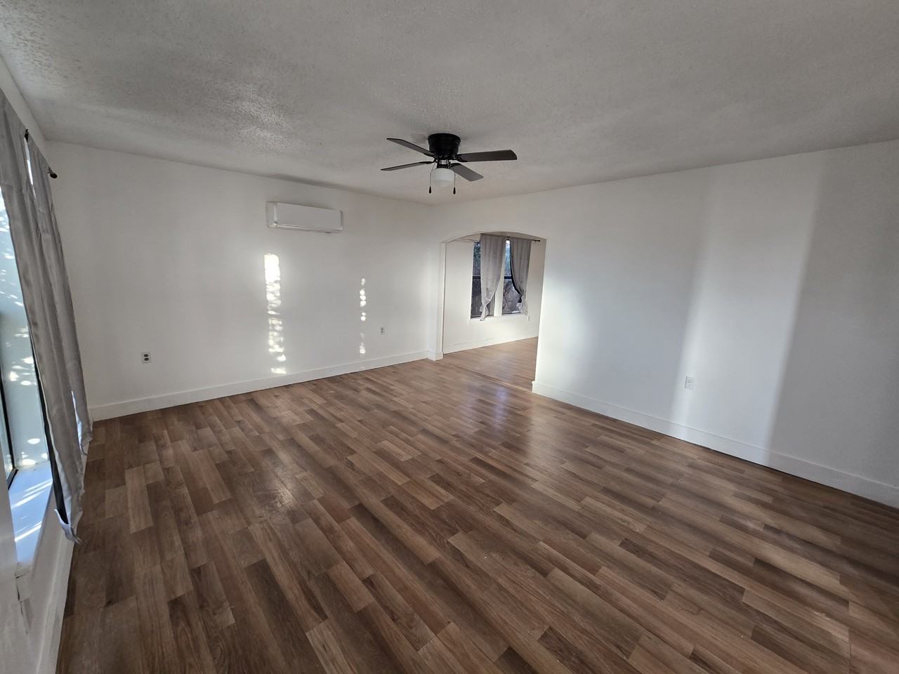 1210 N Crain St #NA - Photo 4 of 12