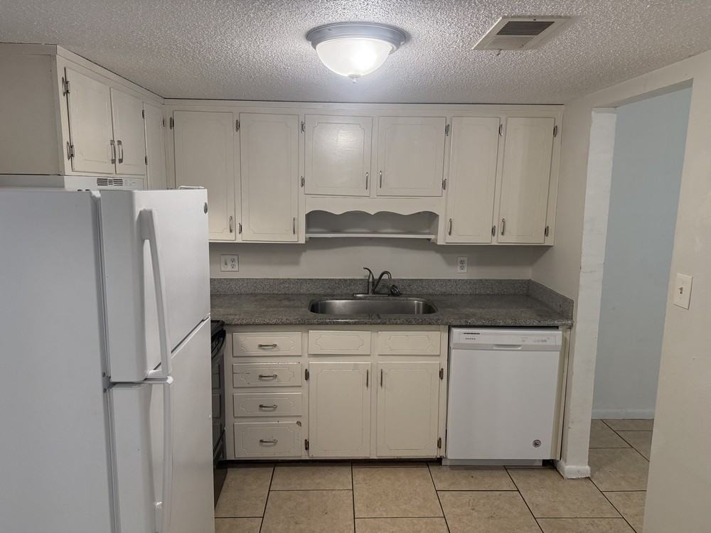 8030 Stark Ave #B - Photo 3 of 5