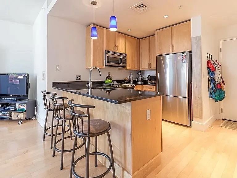 181 Essex St #E602 - Photo 7 of 18