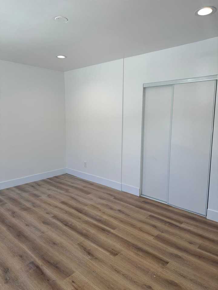 8178 Chestnut Ave #C - Photo 6 of 8