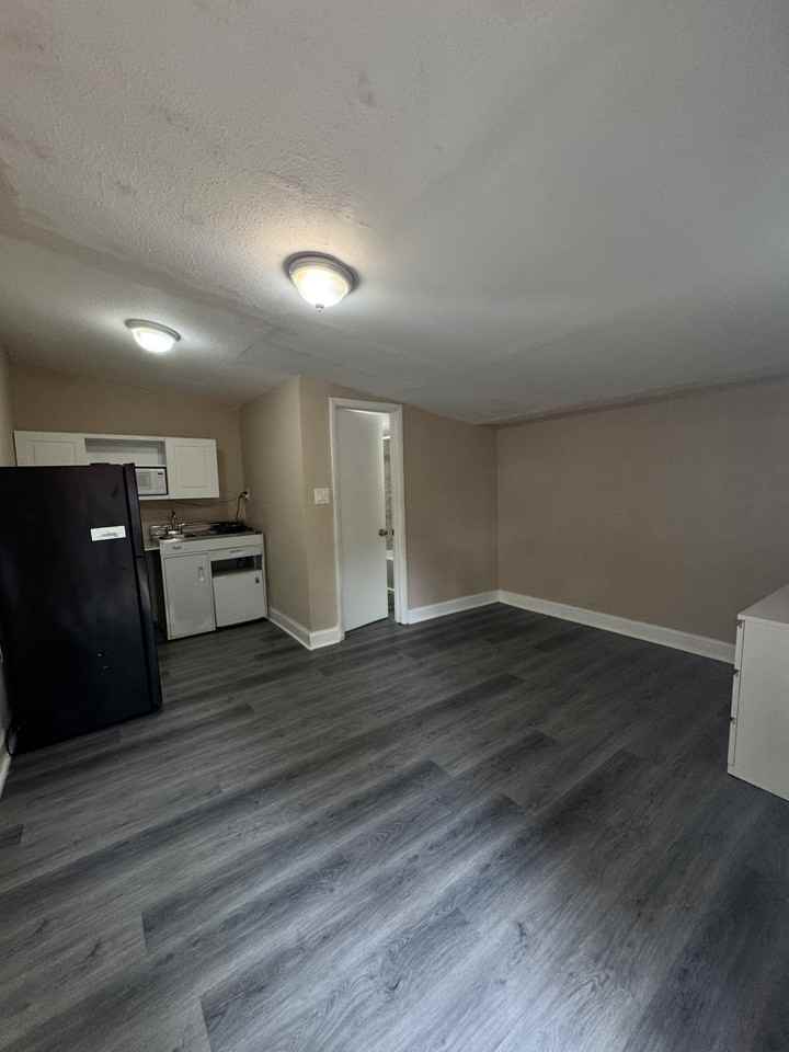 20310 Ne 14th Ave #NA - Photo 3 of 7
