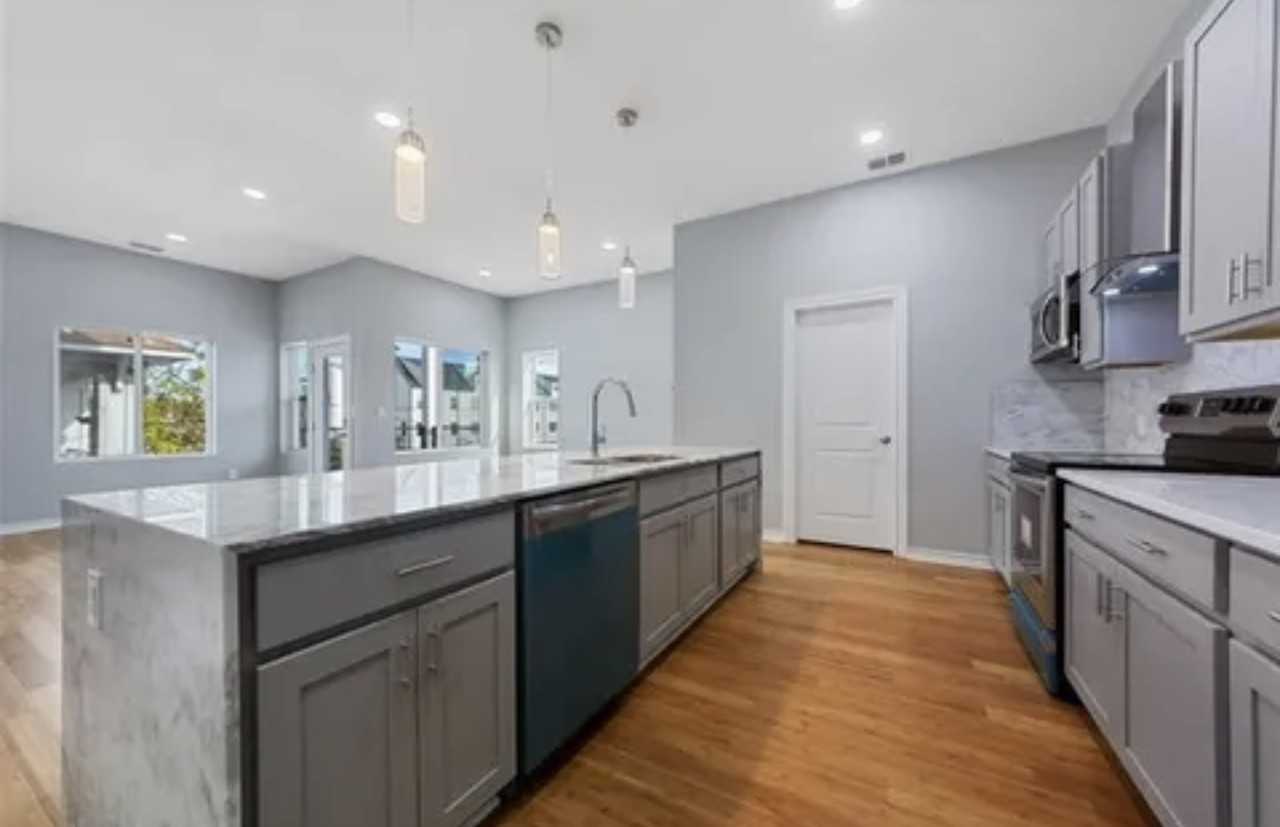 4633 Virginia Ave #101 - Photo 2 of 26