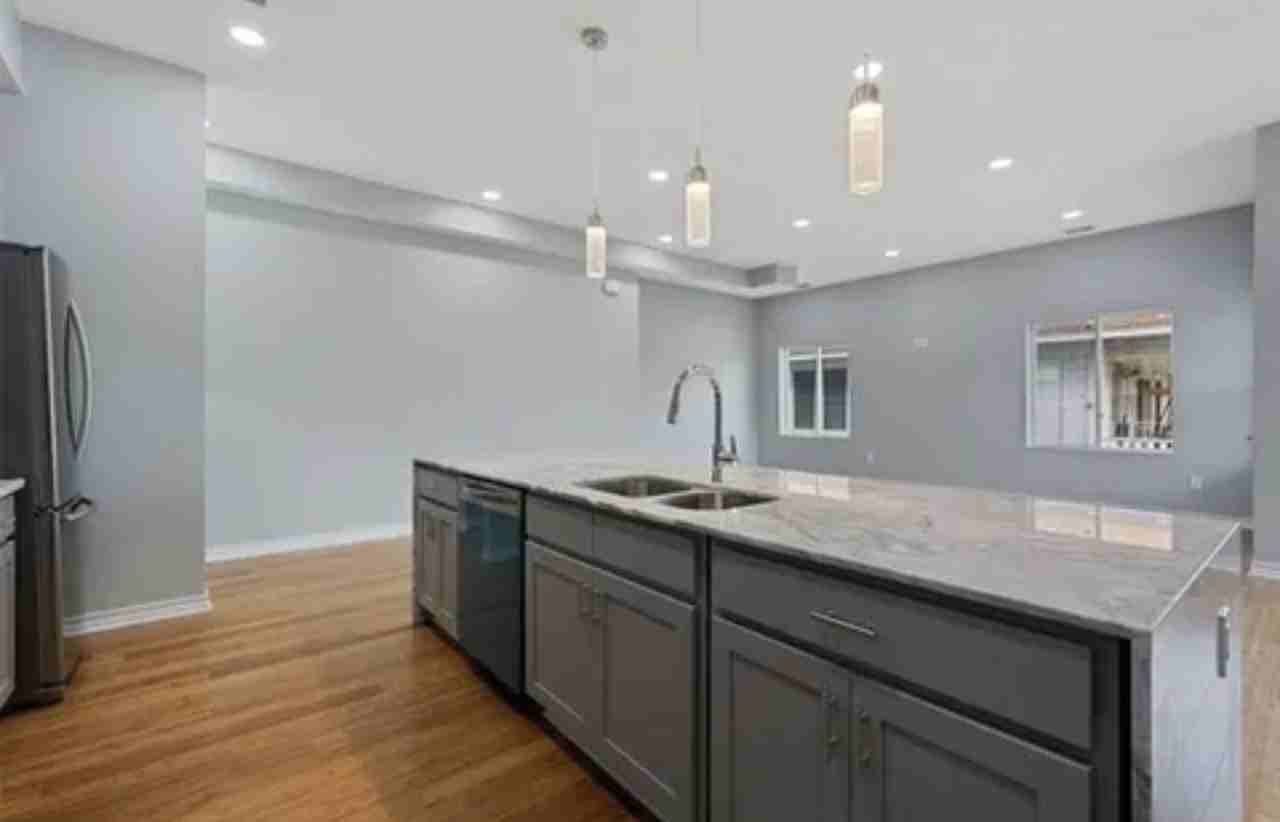 4633 Virginia Ave #101 - Photo 3 of 26