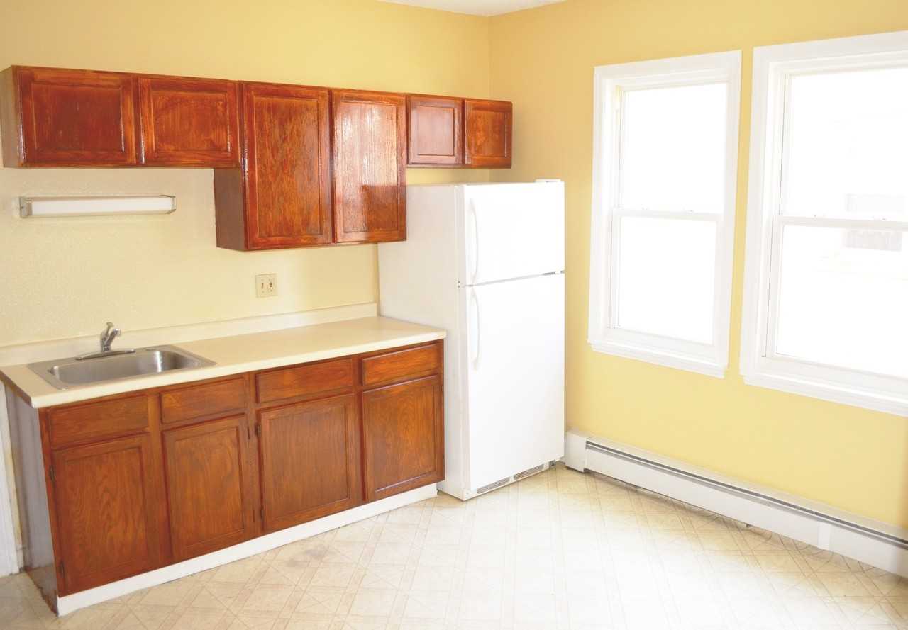 450 Barbour St / Mancora Apartments, LLC - Photo 3 of 35