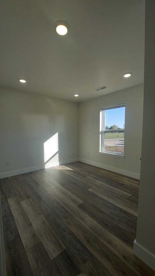 413 Eagle St #413 - Photo 4 of 10