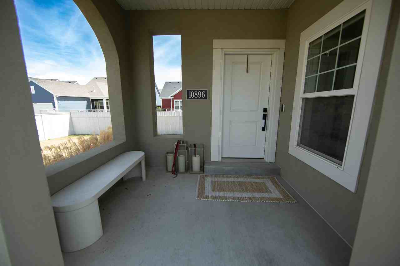 10896 S Gresham Dr #NA - Photo 3 of 42