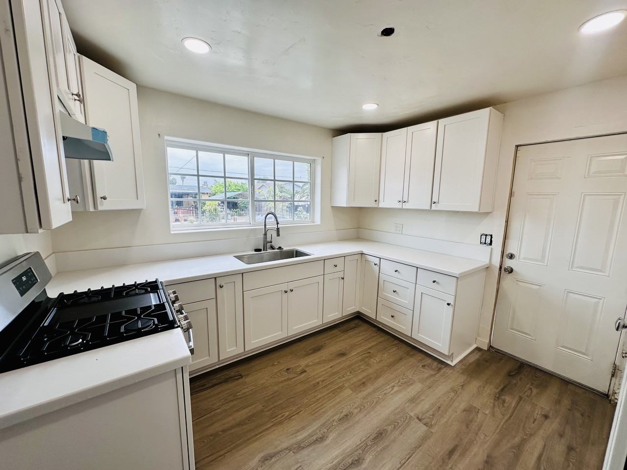 108 Emerson St #NA - Photo 6 of 16