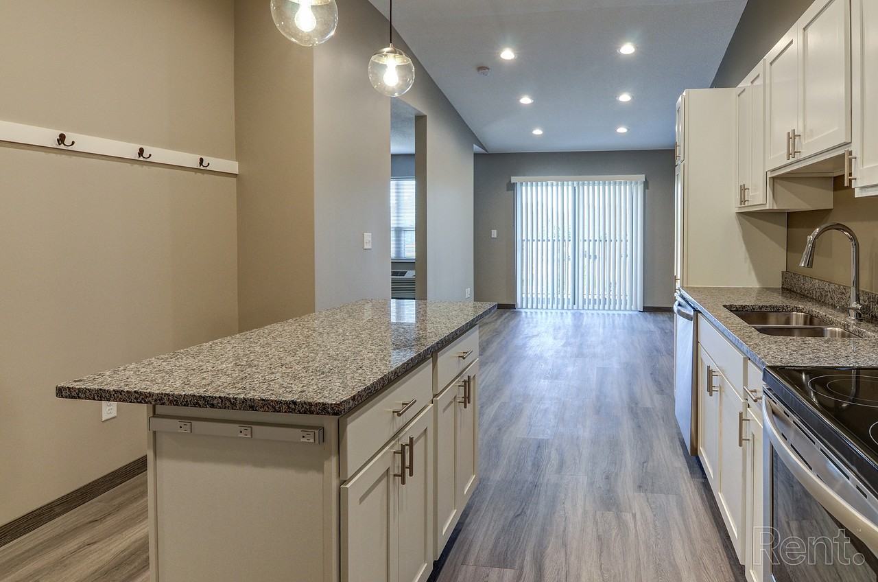 10200 Goldenrod St Nw - Photo 2 of 9