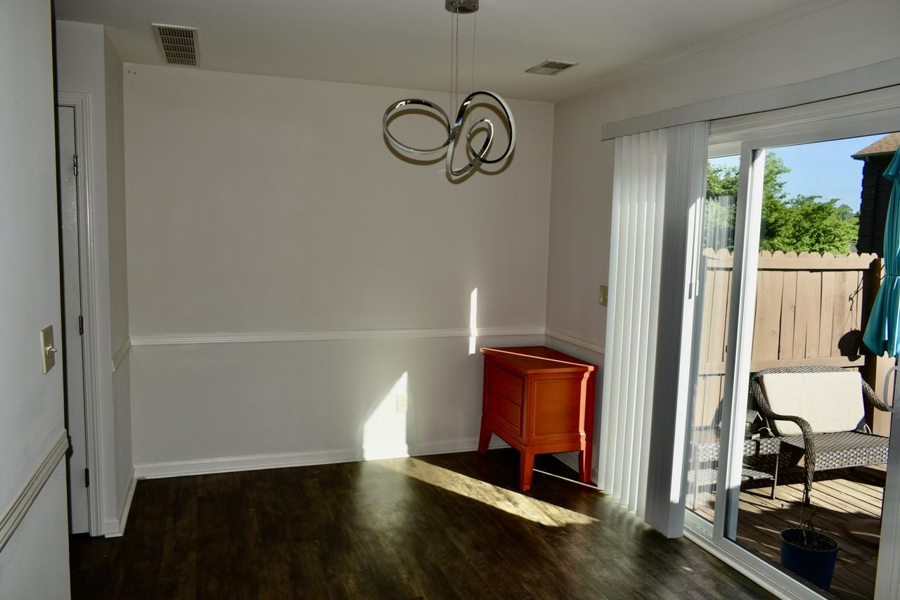 313 Bainbridge Dr #C - Photo 6 of 29