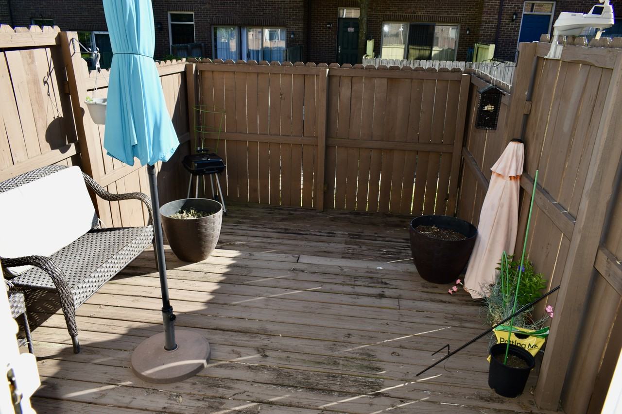313 Bainbridge Dr #C - Photo 7 of 29