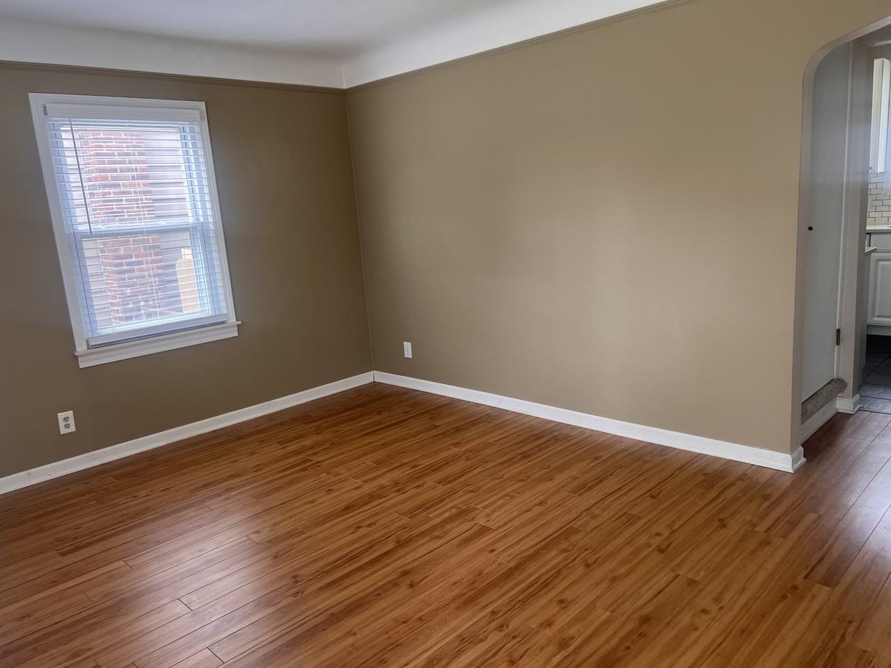 1025 Grove Ave #NA - Photo 2 of 32