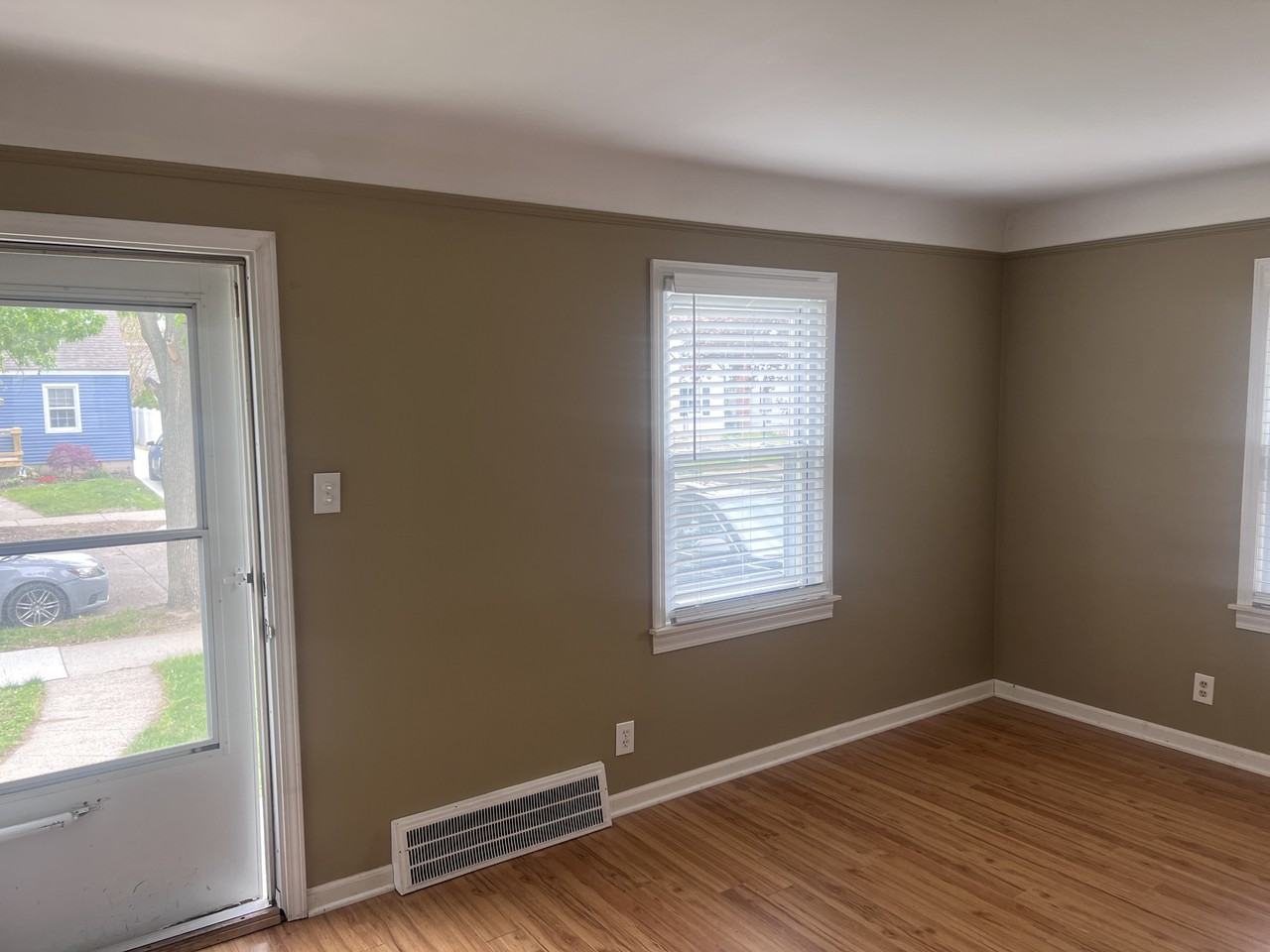 1025 Grove Ave #NA - Photo 3 of 32