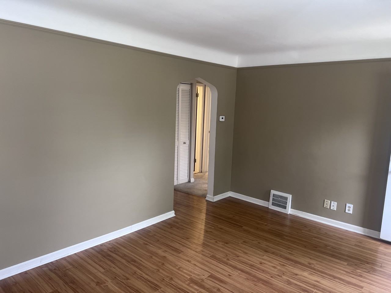 1025 Grove Ave #NA - Photo 5 of 32