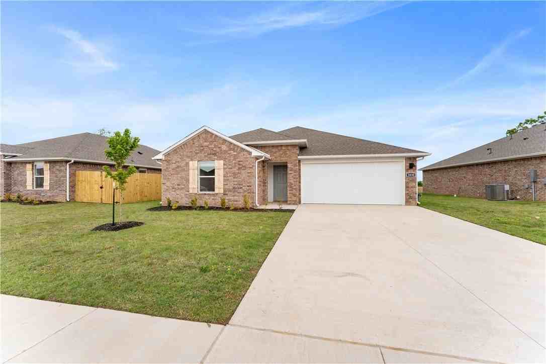 3030 Laredo Ln - Photo 2 of 33