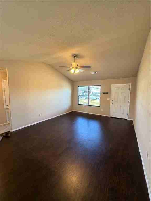 817 Nw 67th Ave - Photo 4 of 20