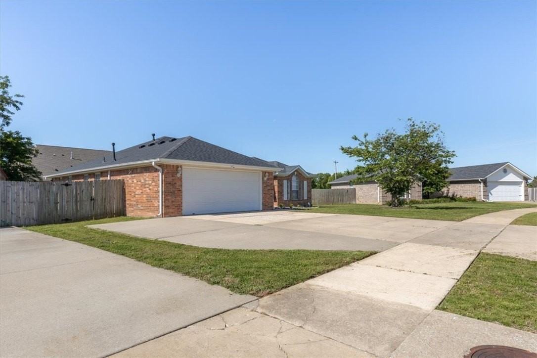 2409 Sw 17th St - Photo 4 of 31
