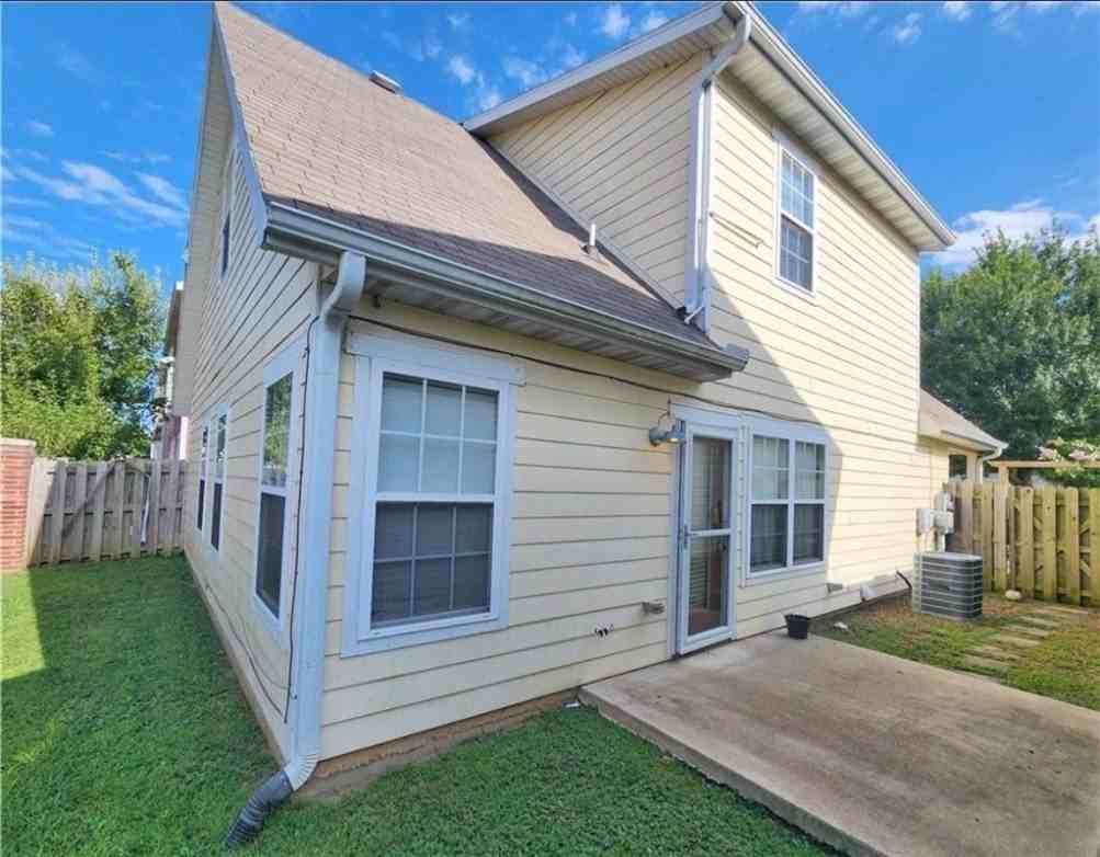 2800 Sw Arbor Rd - Photo 2 of 17
