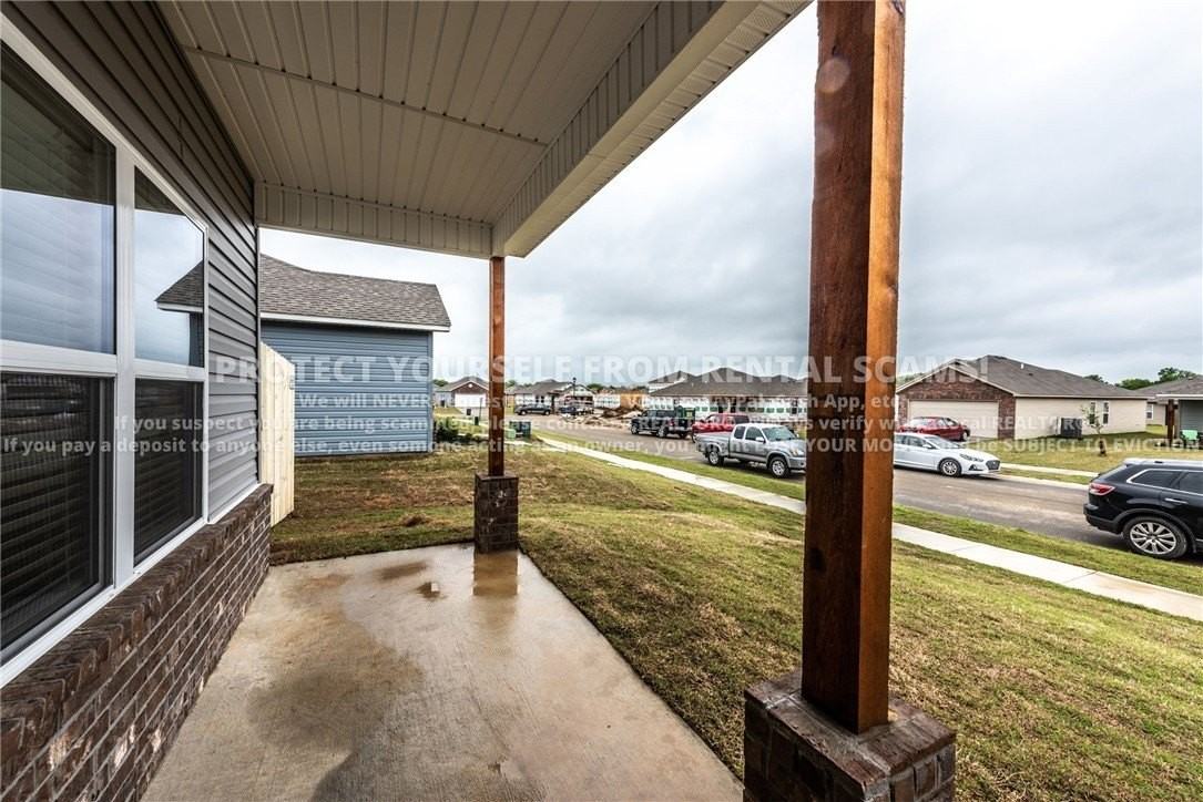 4679 W Fairbanks Way - Photo 3 of 17