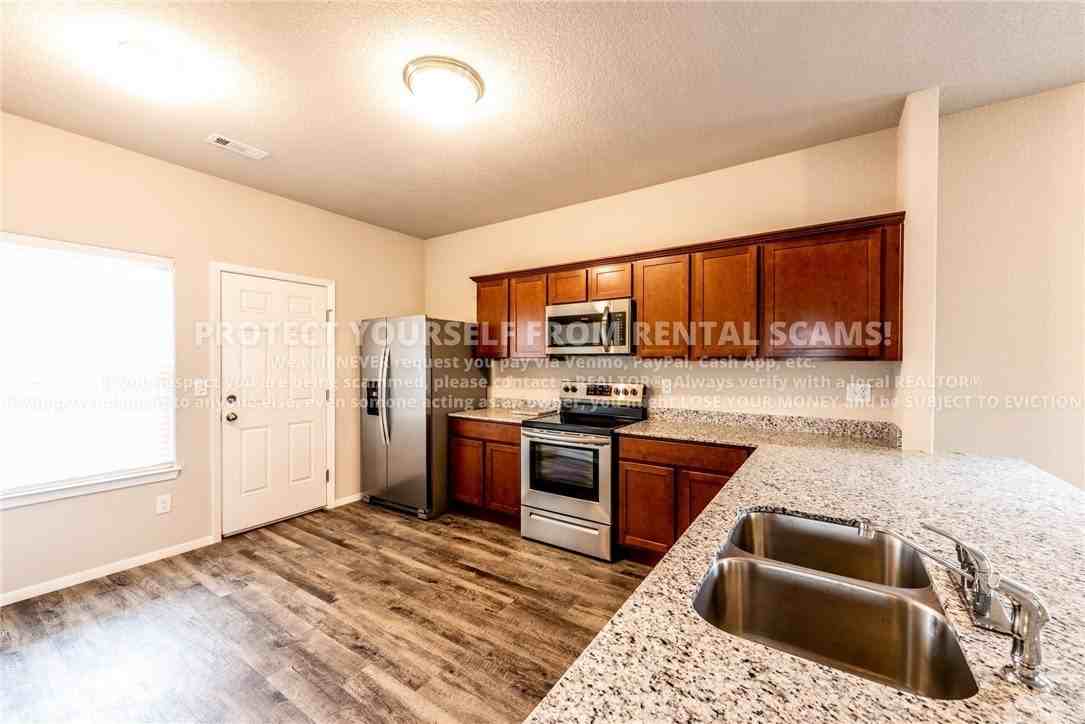 4679 W Fairbanks Way - Photo 7 of 17