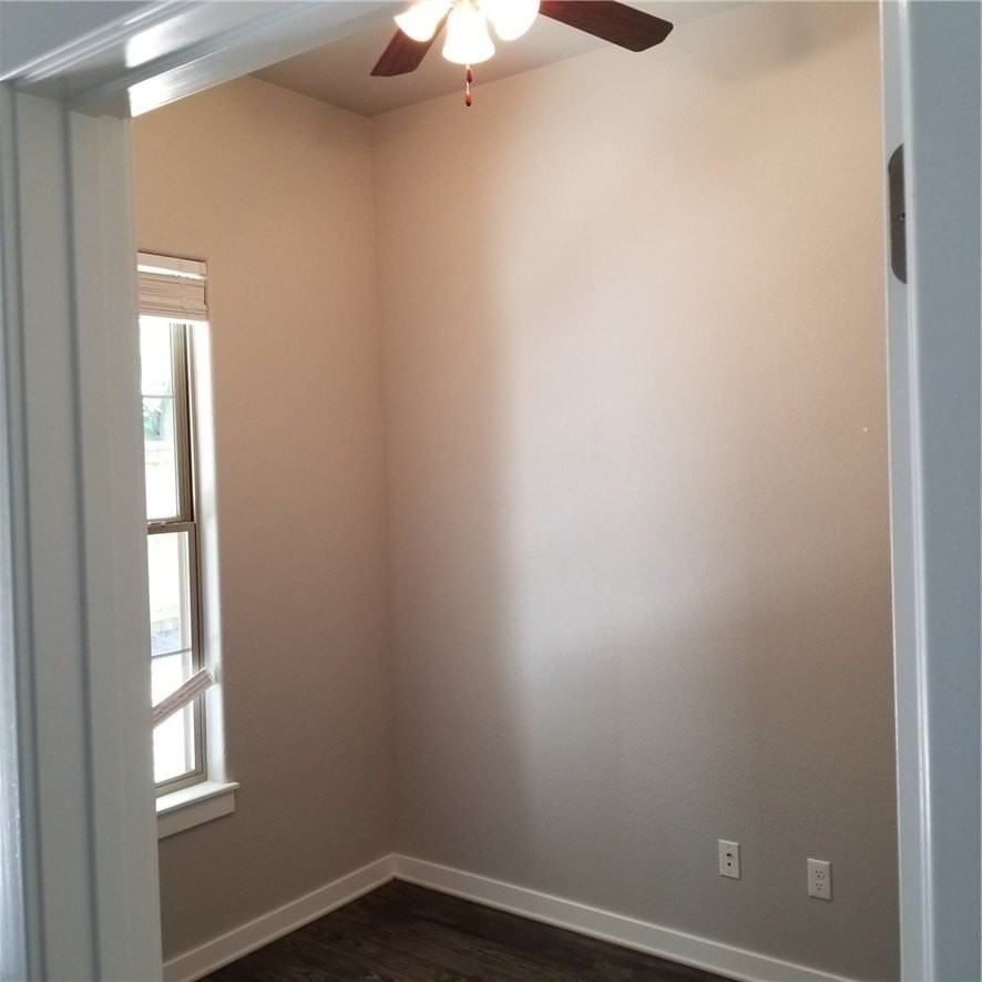 2375 W Houston St - Photo 7 of 14