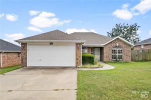 featured image of 1002 Applewood Cir