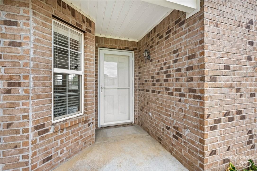 1002 Applewood Cir - Photo 3 of 25