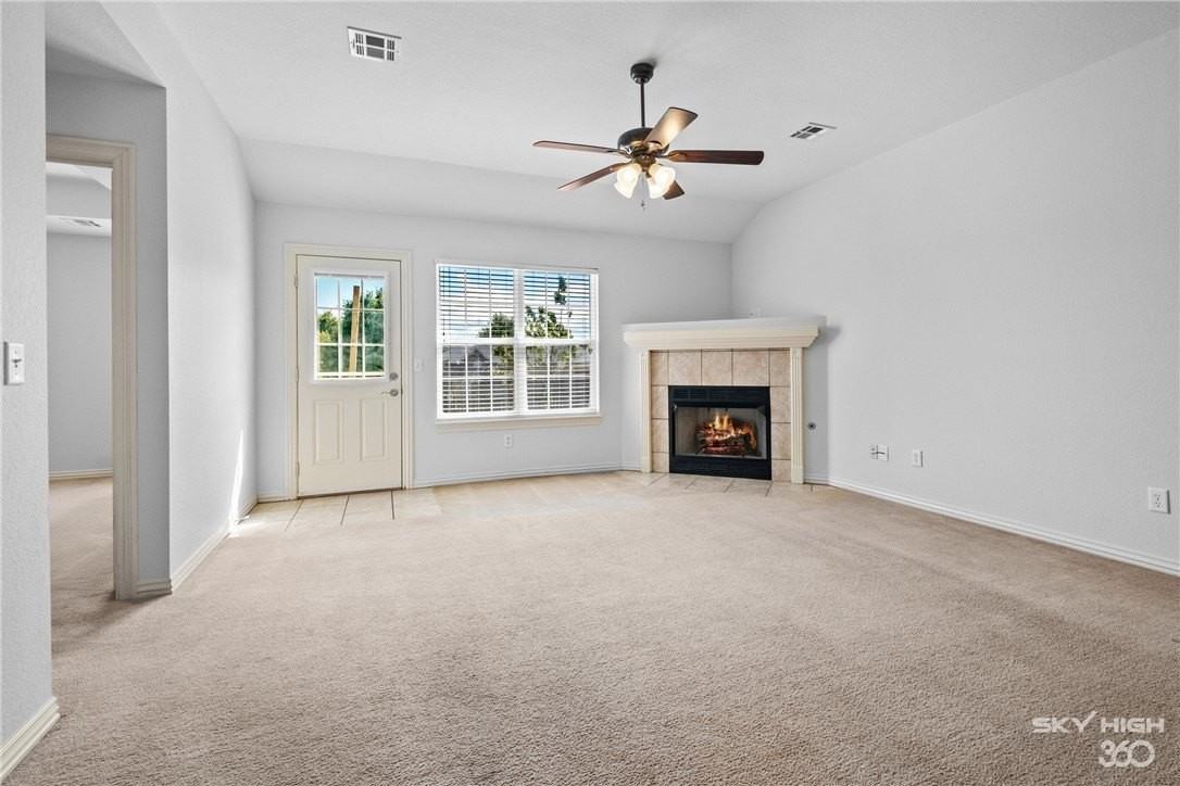 1002 Applewood Cir - Photo 6 of 25