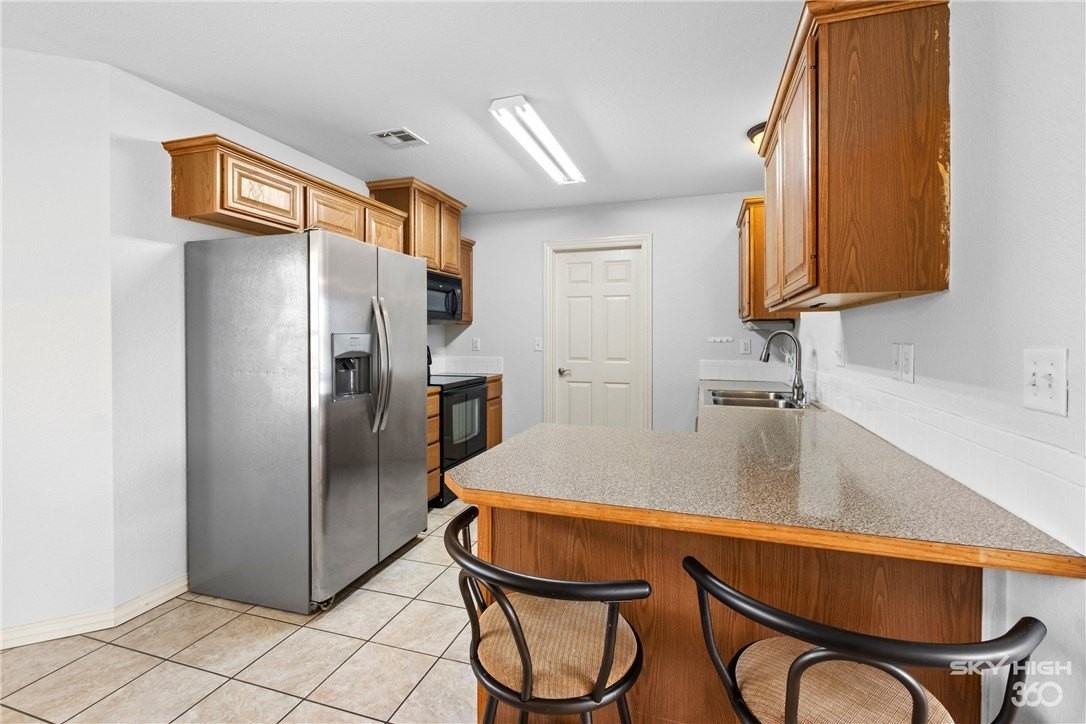 1002 Applewood Cir - Photo 7 of 25