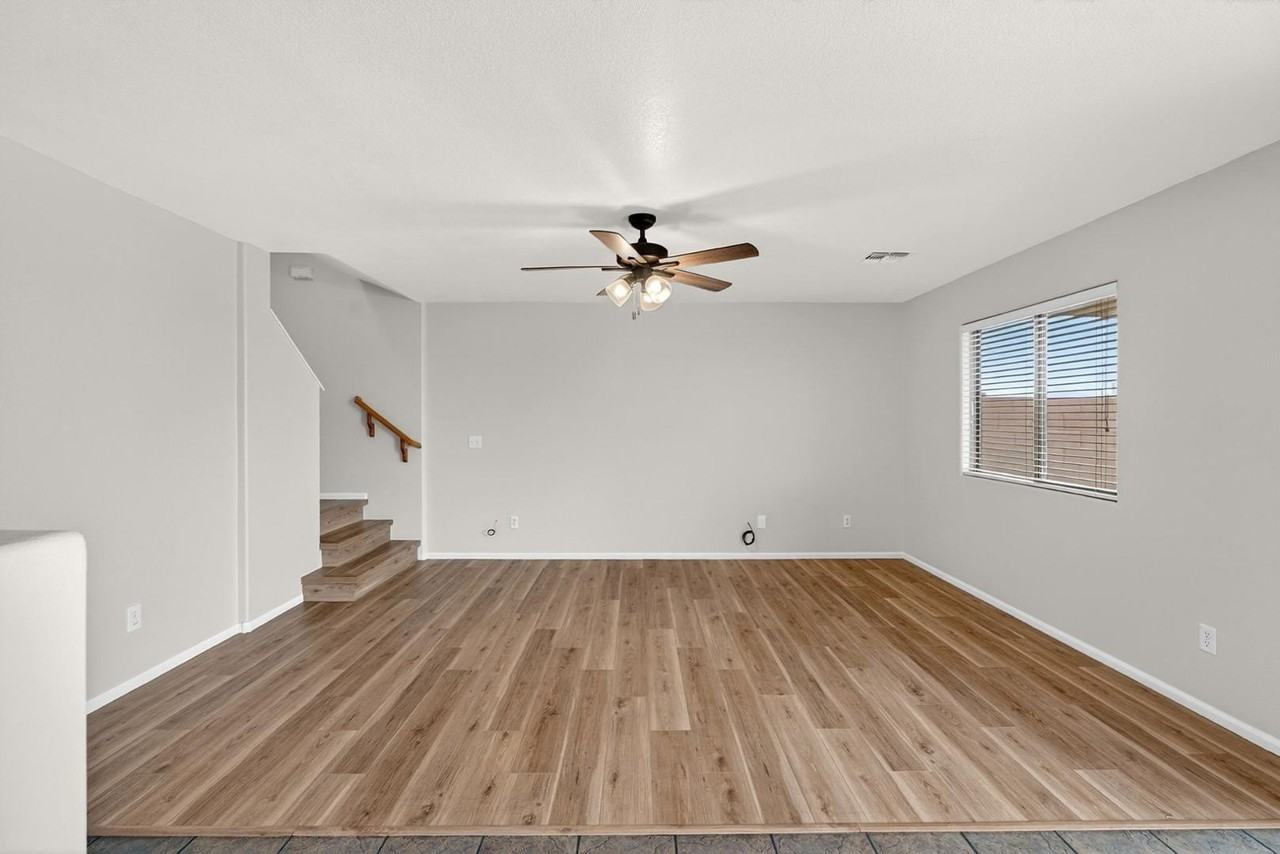 41628 W Hillman Dr - Photo 2 of 50