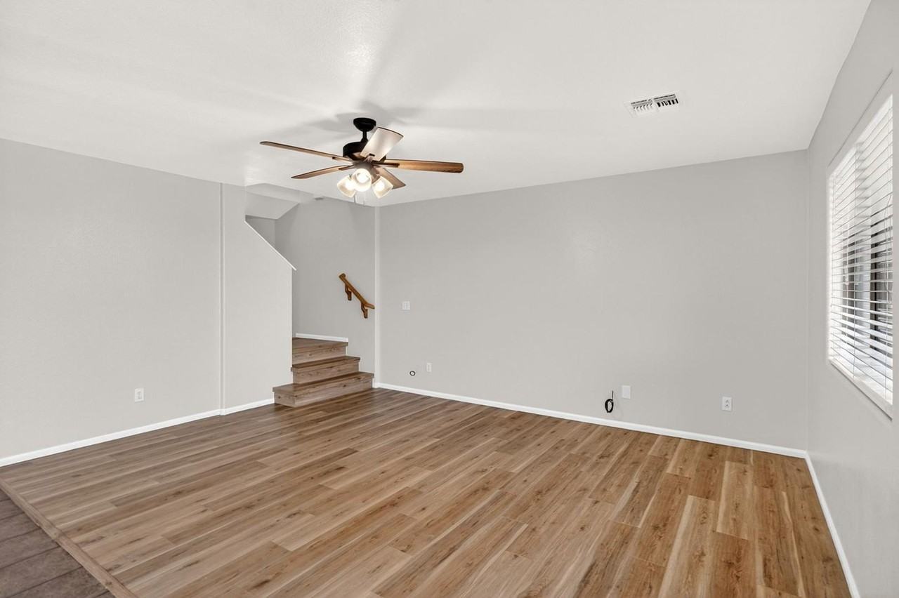 41628 W Hillman Dr - Photo 3 of 50