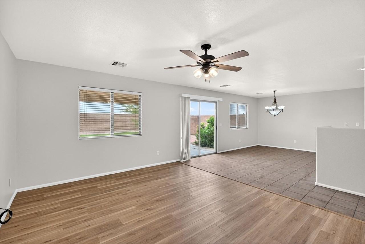 41628 W Hillman Dr - Photo 5 of 50