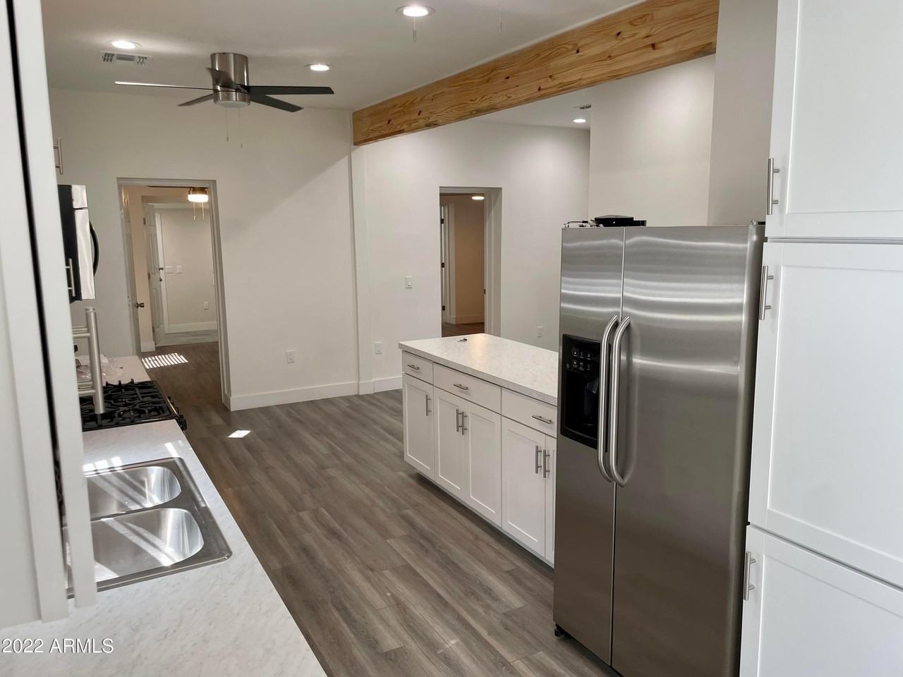 706 S 1st St - Photo 3 of 16