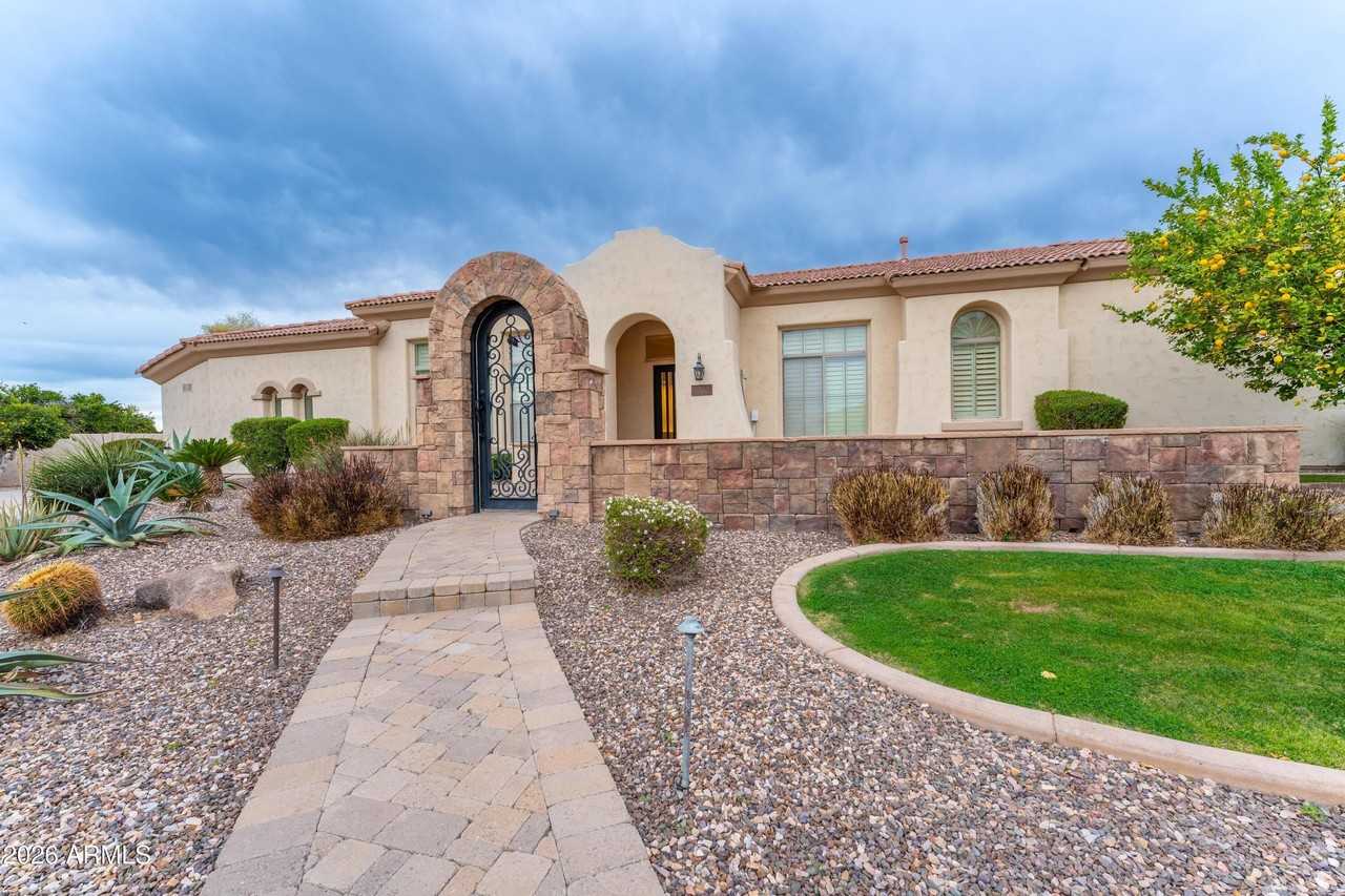 3552 E Jaeger Cir - Photo 3 of 50