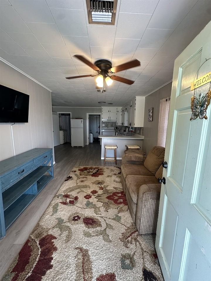 302 Palm Ave - Photo 2 of 17