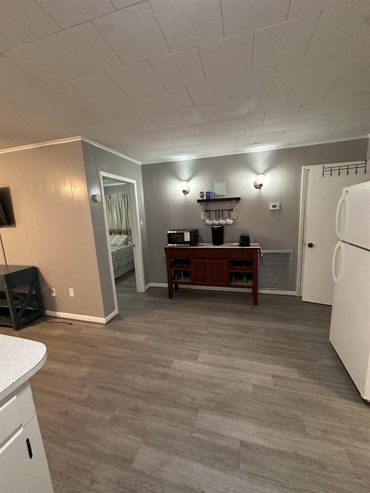 302 Palm Ave - Photo 6 of 17