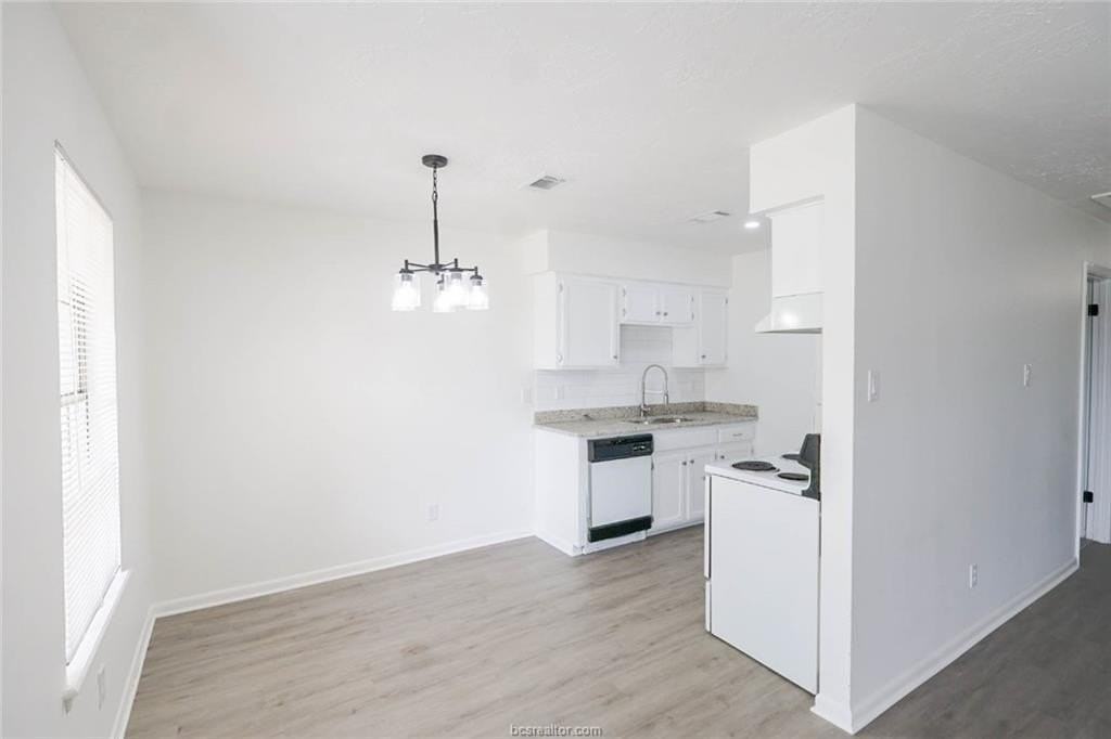 1202 Airline Dr - Photo 2 of 16