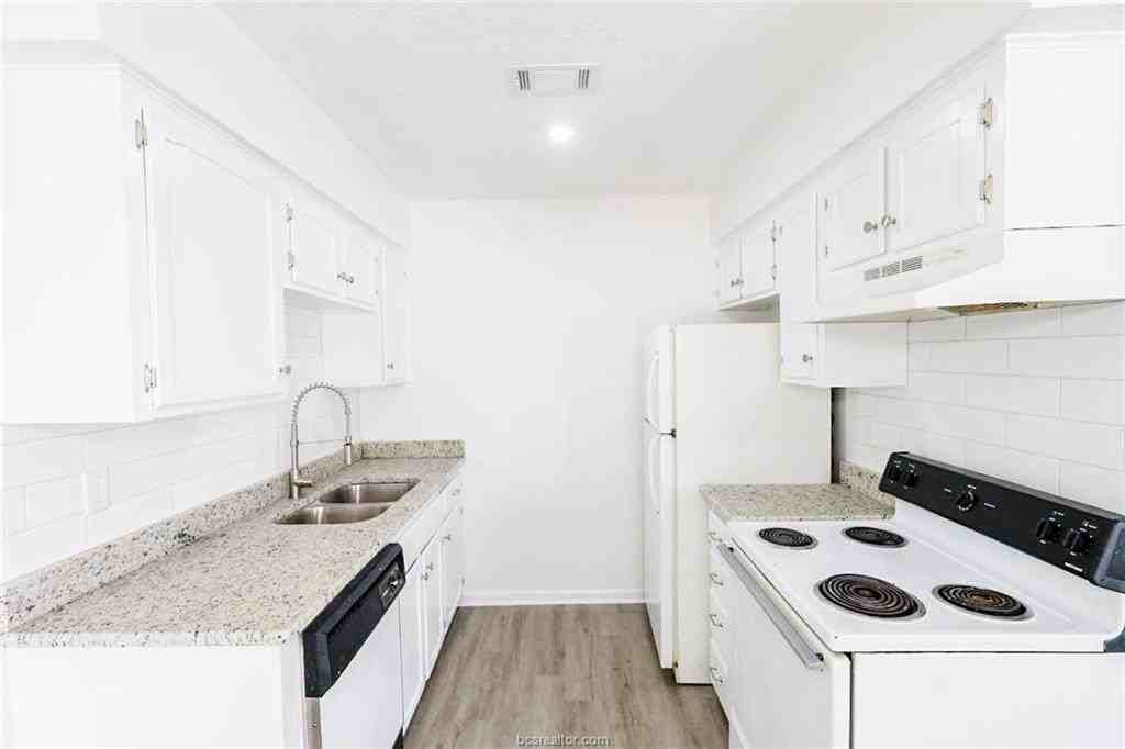 1202 Airline Dr - Photo 4 of 16