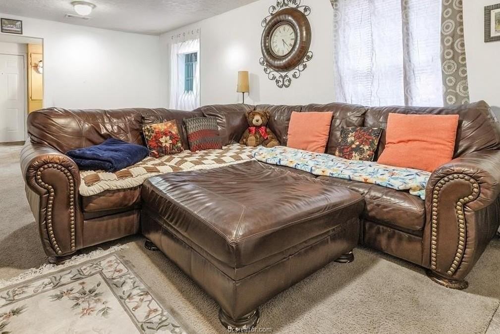 1012 Columbus Ave - Photo 2 of 8