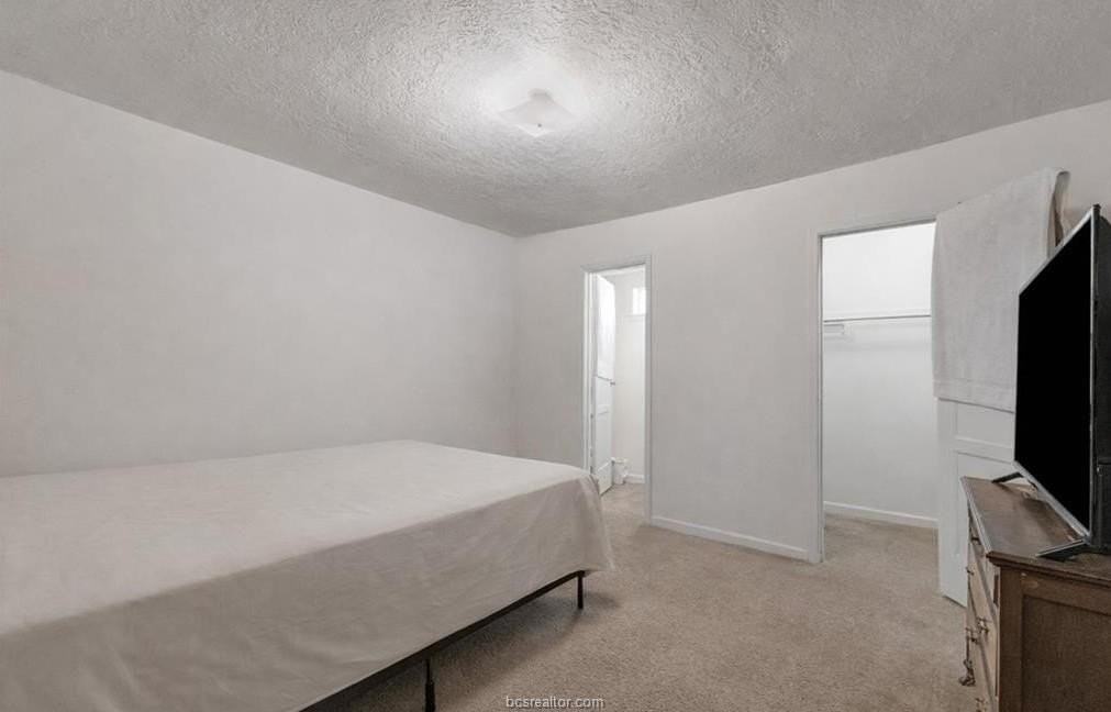 1012 Columbus Ave - Photo 4 of 8