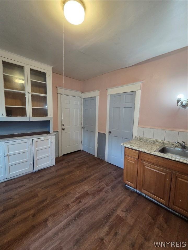 67 Moeller St - Photo 6 of 16
