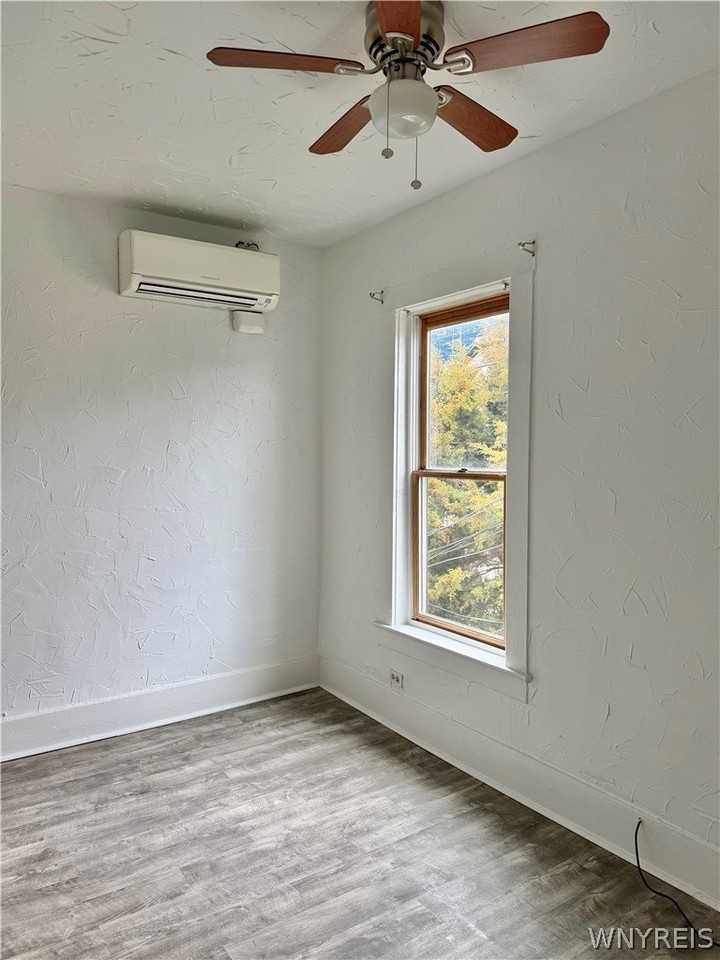 76 Tracy St #7 - Photo 5 of 9