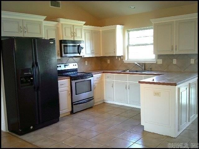 100 Corbin Cir - Photo 4 of 16