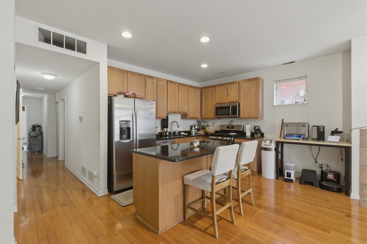 808 W University Ln #2B - Photo 6 of 17